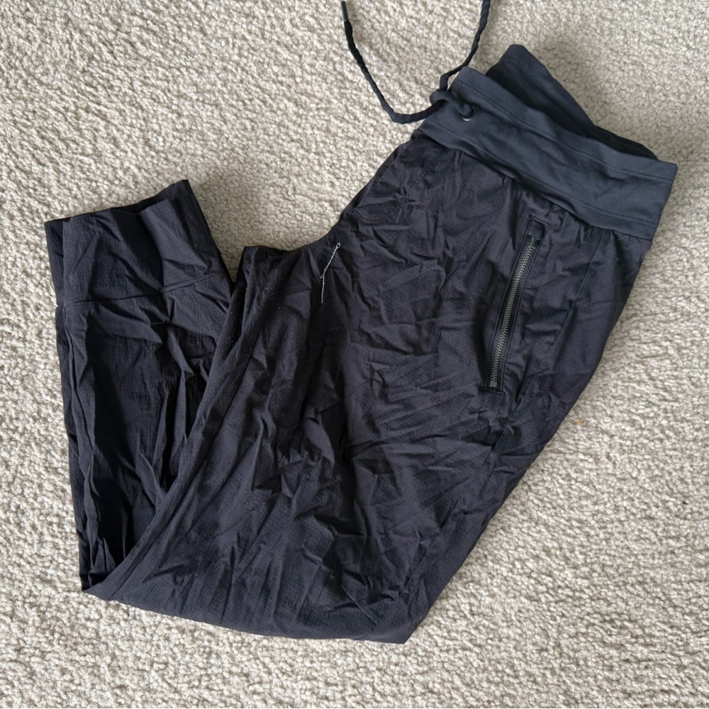 Athleta Black Trekkie North Jogger